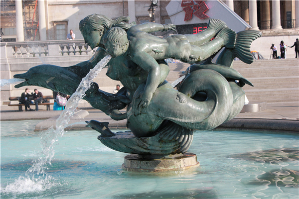 噴水廣場雕塑.jpg 噴水廣場雕塑.jpg